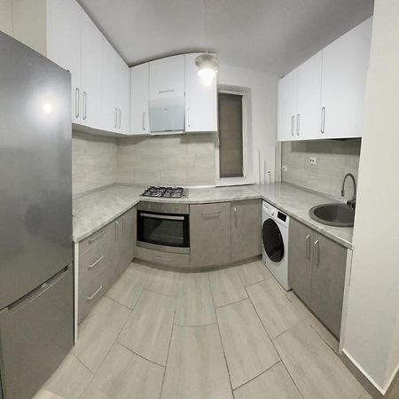 Home Sweet Home Apartment With 3 Rooms Buzau Luaran gambar