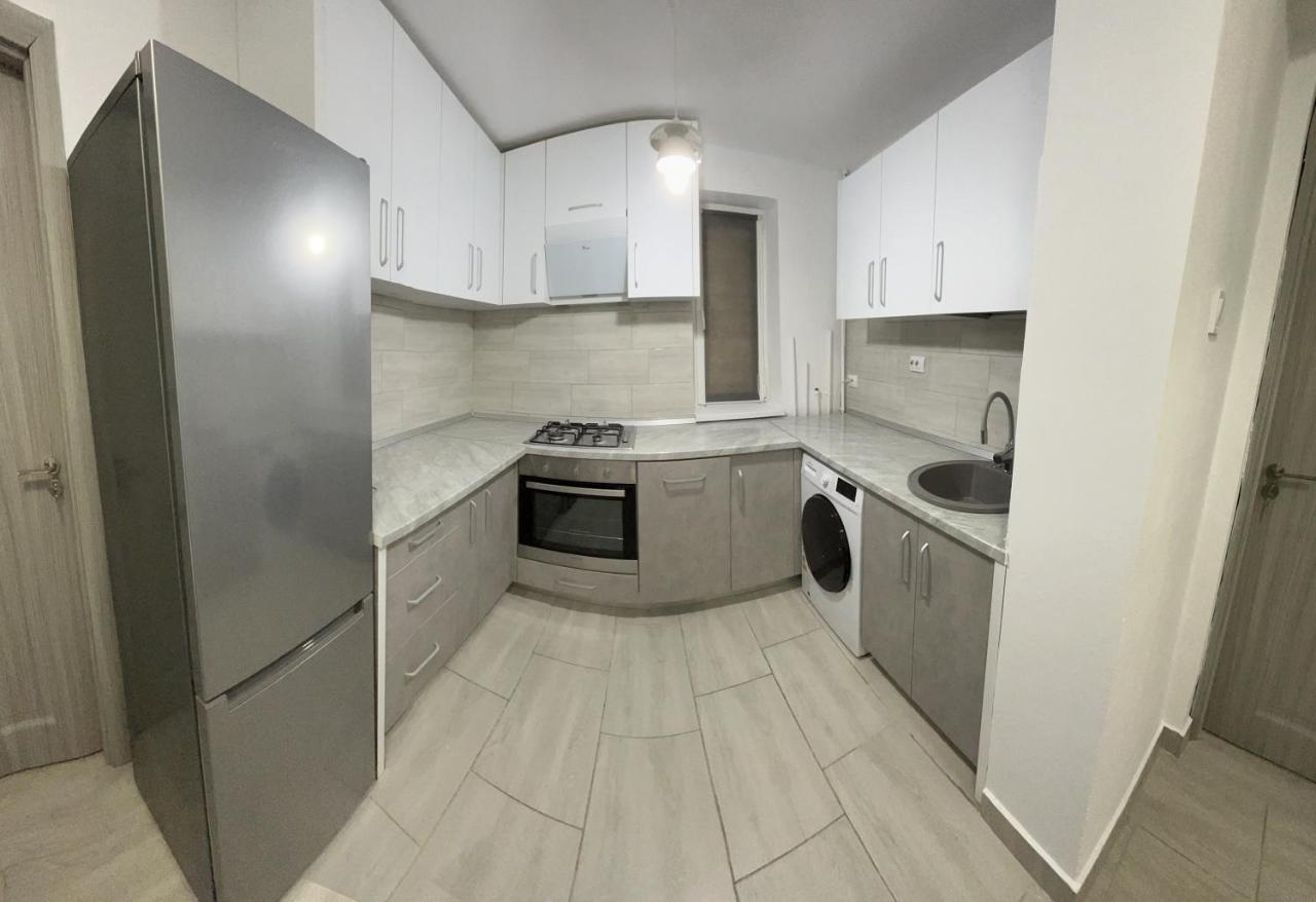 Home Sweet Home Apartment With 3 Rooms Buzau Luaran gambar