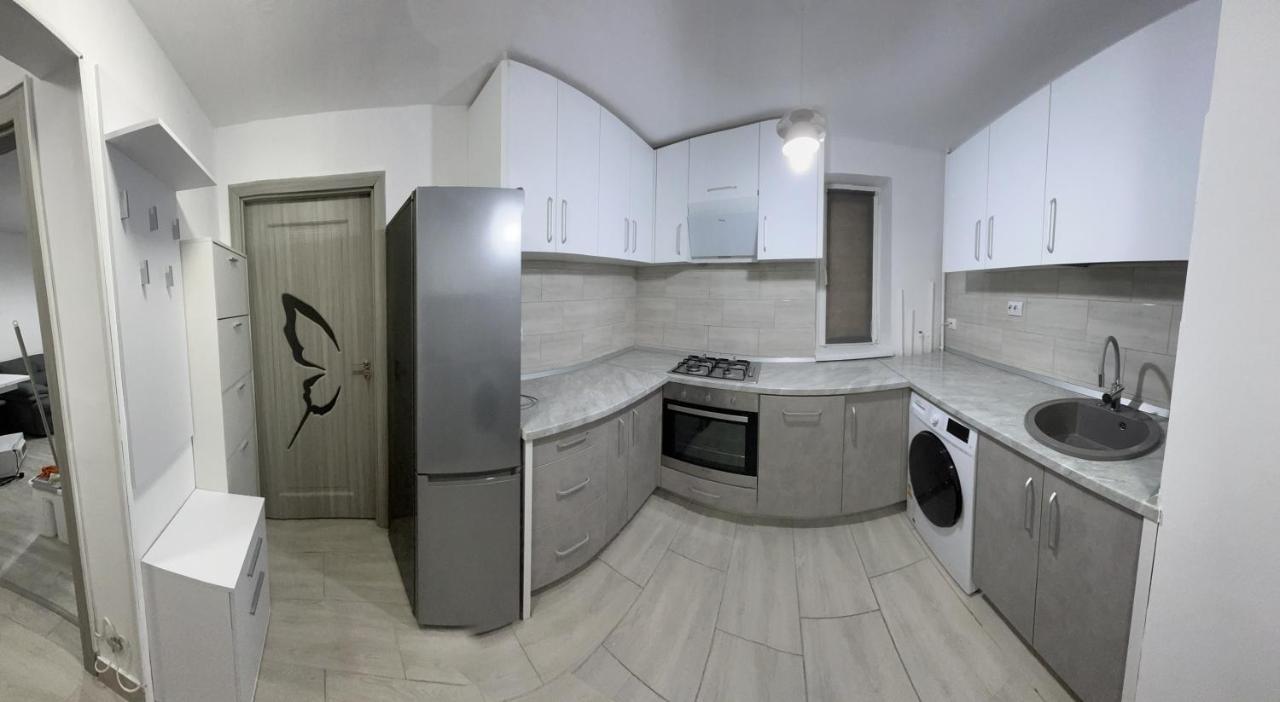 Home Sweet Home Apartment With 3 Rooms Buzau Luaran gambar