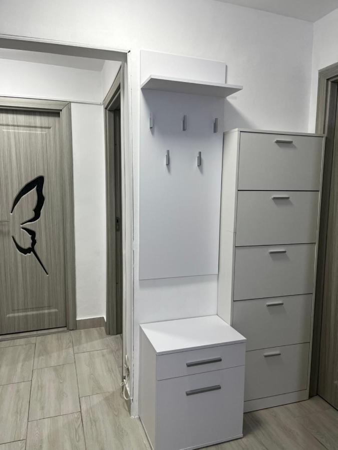 Home Sweet Home Apartment With 3 Rooms Buzau Luaran gambar