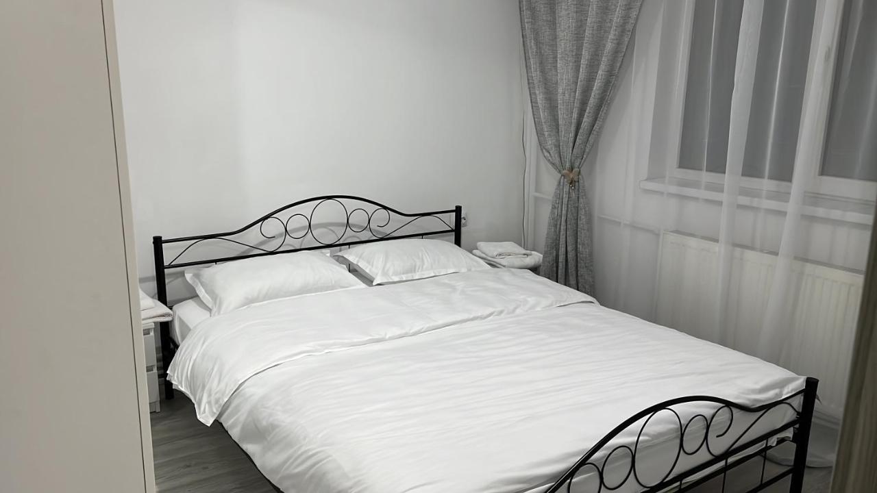 Home Sweet Home Apartment With 3 Rooms Buzau Luaran gambar