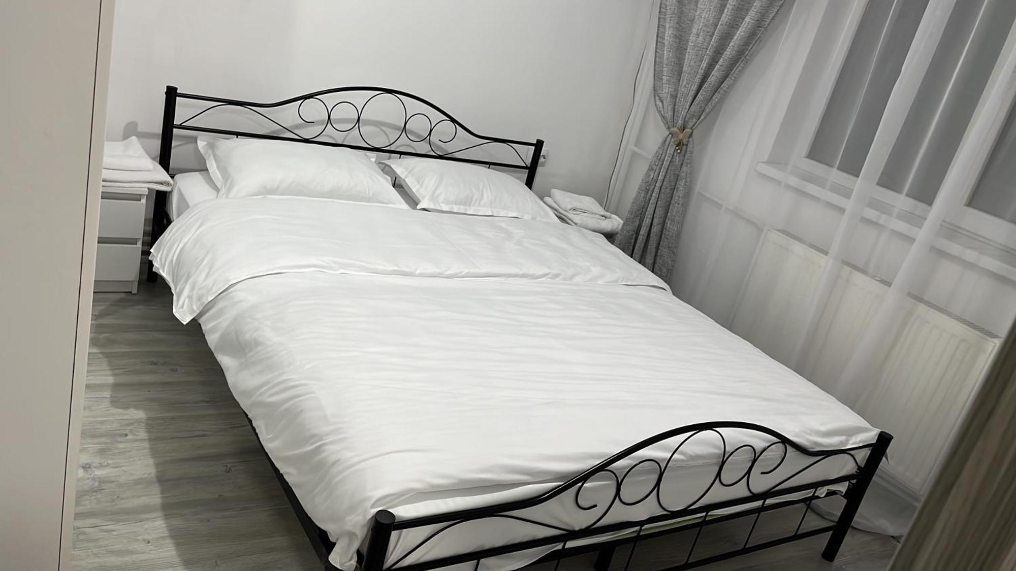 Home Sweet Home Apartment With 3 Rooms Buzau Luaran gambar