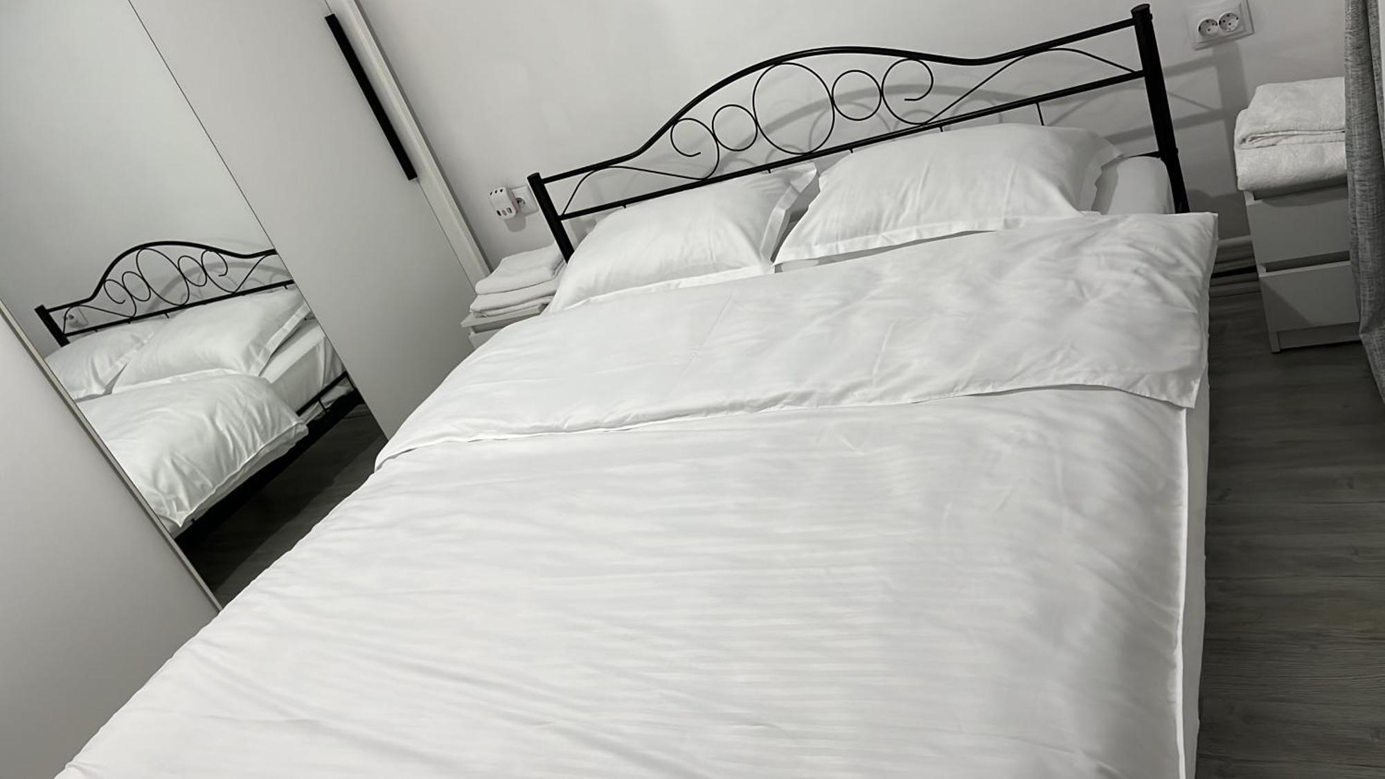 Home Sweet Home Apartment With 3 Rooms Buzau Luaran gambar